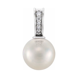 6.00 MM Round Fresh Water Pearl And Natural Diamond Pendant