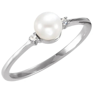 Pearl Gemstone Diamond Rings