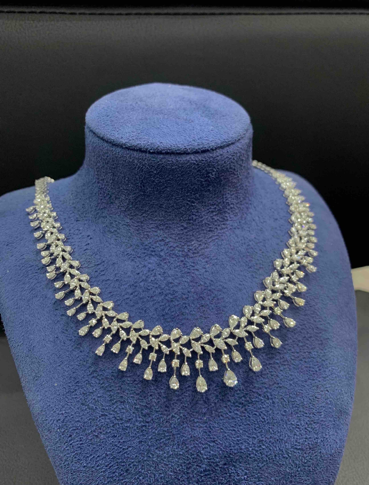 12.72 Carat Natural Diamond  Necklaces